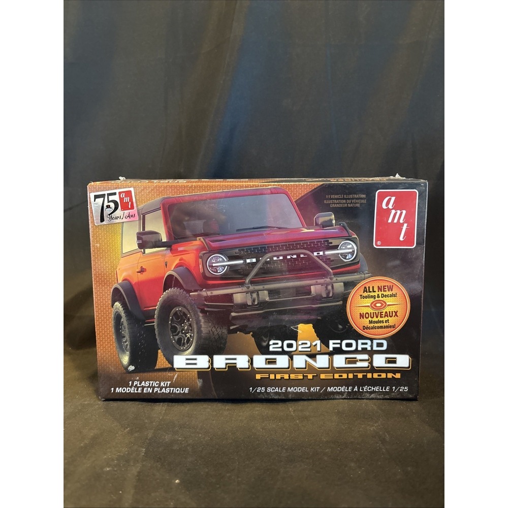 AMT 1343 2021 Ford Bronco 4X4 TRUCK 1/25 Model Car Mountain KIT NEW Sealed Box